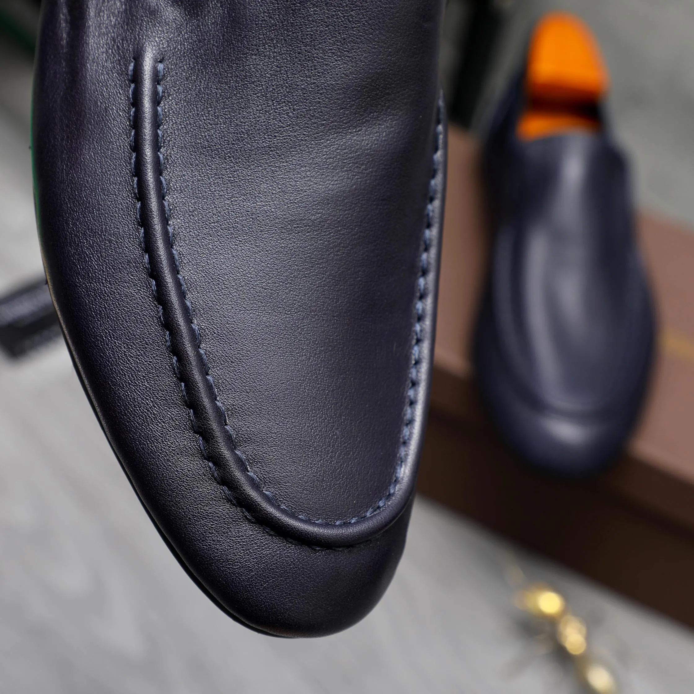 Men's shoes 💰460 Product trademark: BV "Bottega Veneta" soft leather slip-on men's shoes Regular size: 39-45 Product materials: Selected high-quality cowhide upper, cowhide lining, original outsole